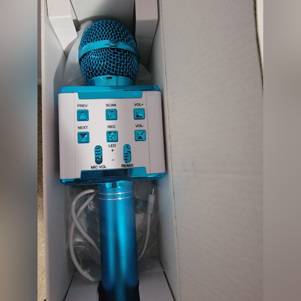 Blue Wireless Karaoke Microphone
